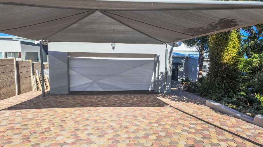 To Let 3 Bedroom Property for Rent in Dana Bay Western Cape
